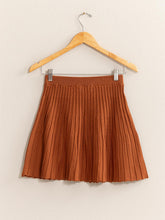 Load image into Gallery viewer, HYFVE High Waist Knit Pleated Flare Mini Skirt
